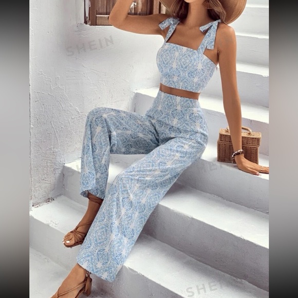 Blue & White Crop top and pants co-ord set - Picture 6 of 6